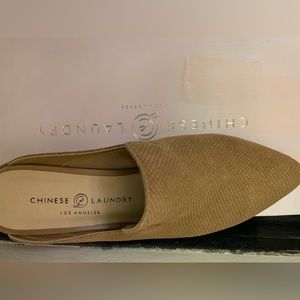 Suede Chinese laundry Marnie Camel shoes!! NWT size 8.5